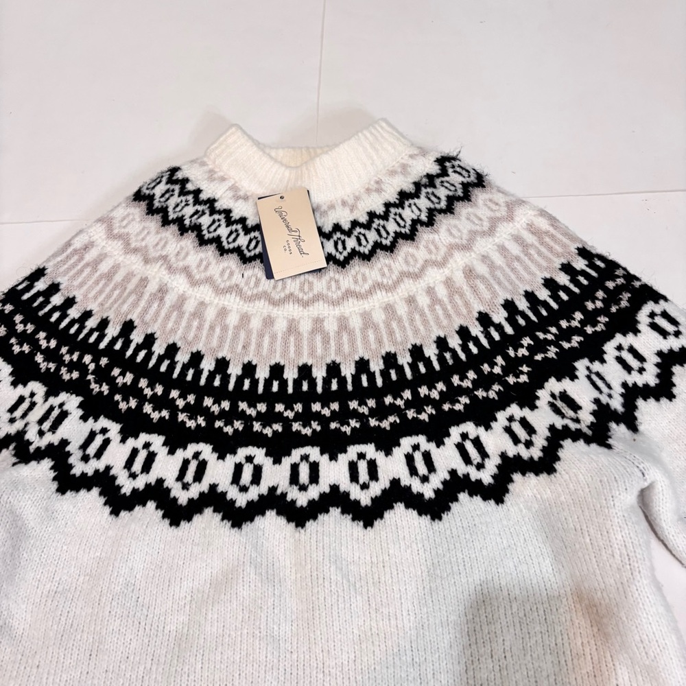 Universal Thread Black and Cream Turtleneck Sweater - Picture 6 of 11